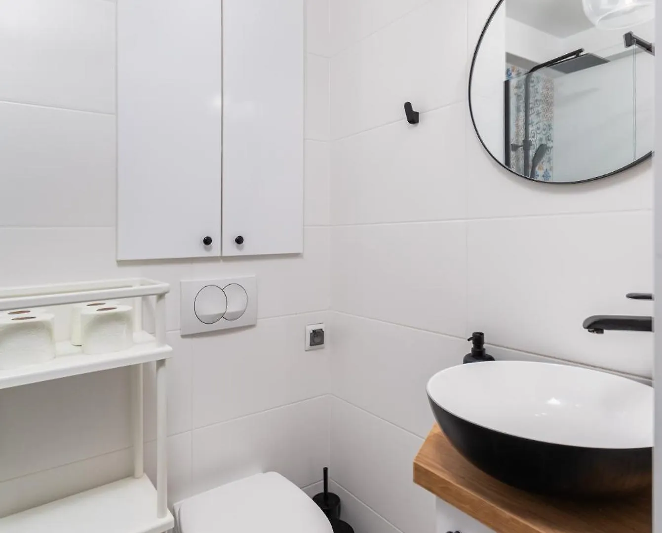 Gornoslaska 1 By Homeprime Warsaw Apartment